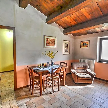 Willa Zona Artigianale Callarella Sleeps 3 Pool Sarnano