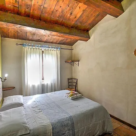 Willa Zona Artigianale Callarella Sleeps 3 Pool Sarnano